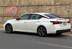 نيسان ألتيما